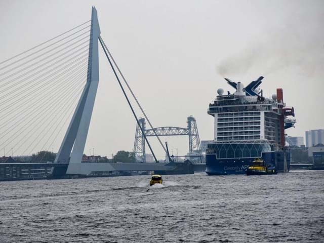 Aankomst Celebrity Apex in Rotterdam